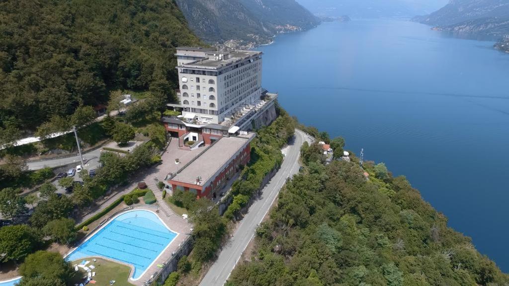 Attico With Big Terrace In Residence With Pool Valbrona Екстер'єр фото